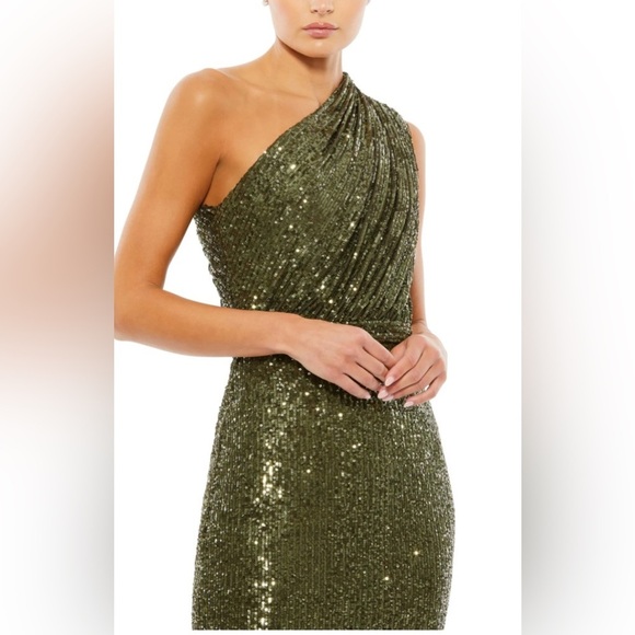 NWT | Mac Duggal 26694 Olive Sequined Gown Size 6 - Picture 3 of 11
